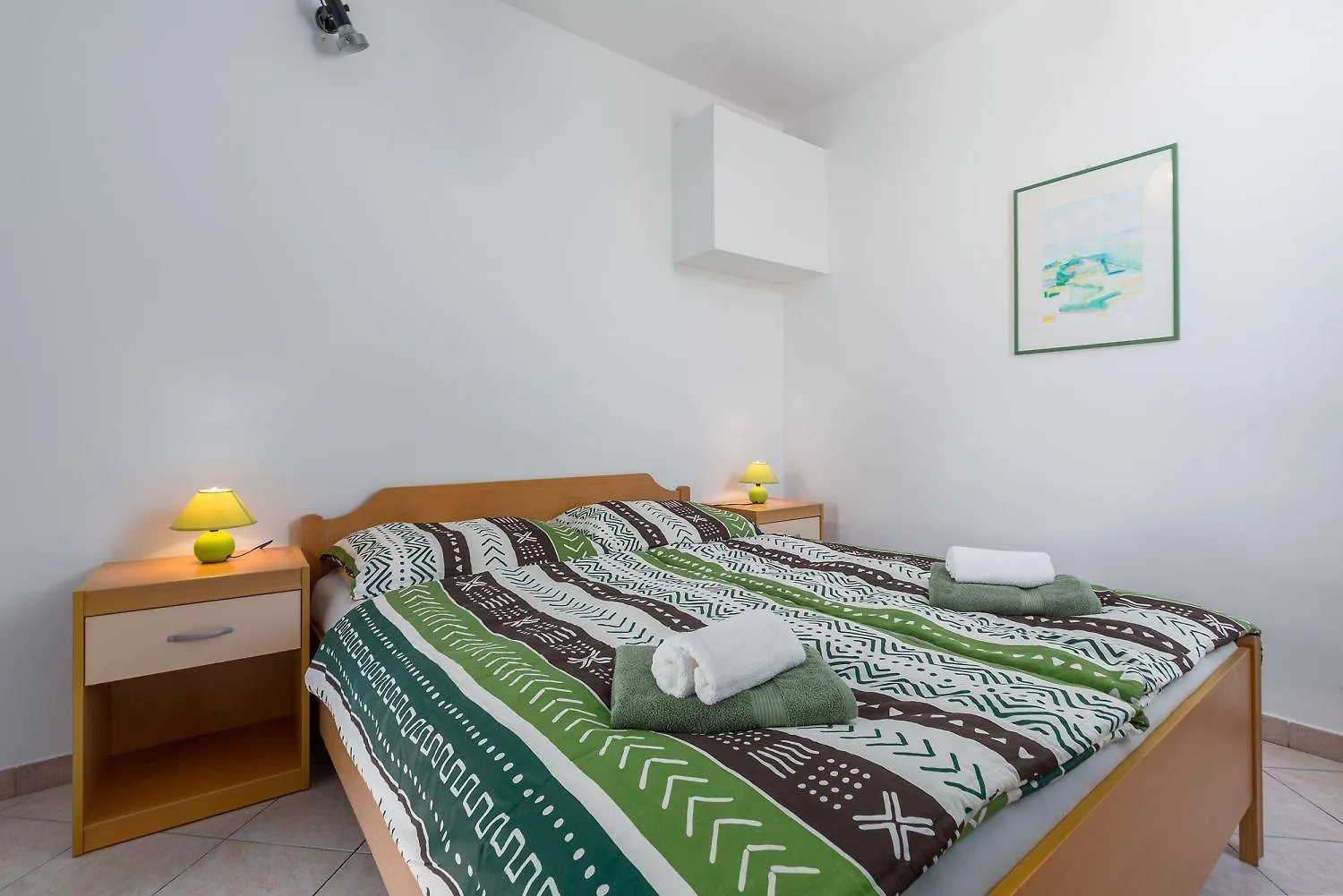 Charmantes Apartment Nur 400 Meter Zum Strand Mit Grossem Pool, Privater Terrasse, Grill, Liegen Porec