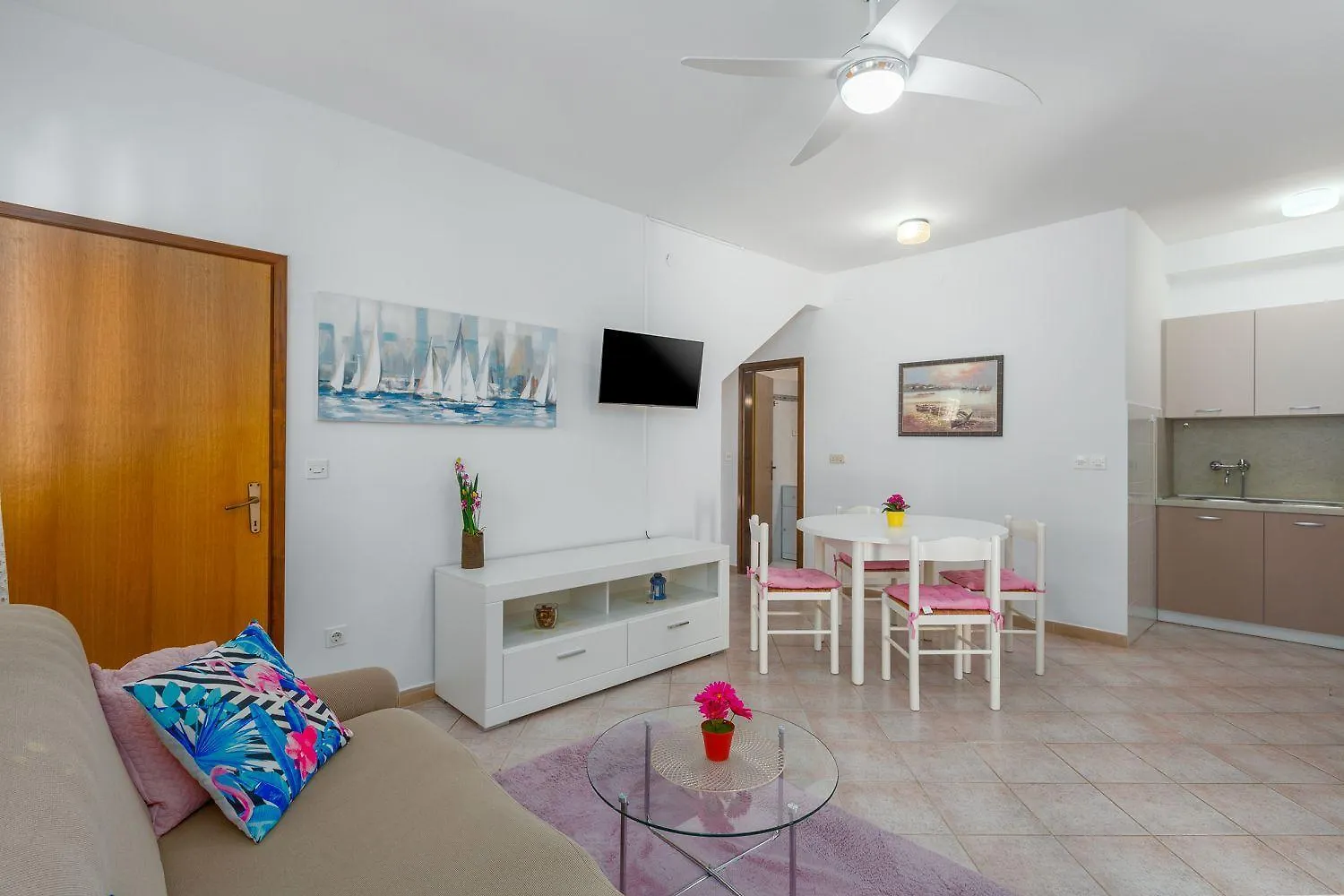 Charmantes Apartment Nur 400 Meter Zum Strand Mit Grossem Pool, Privater Terrasse, Grill, Liegen Porec Croatia
